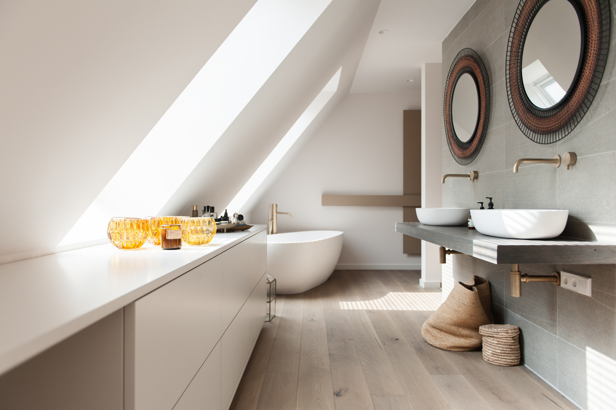 75 Beige Moderne Badezimmer Ideen &amp; Bilder - Juli 2024 | Houzz De pertaining to Badezimmer Modern Beige Grau