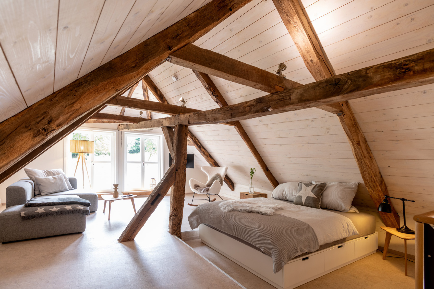 75 Schlafzimmer Landhausstil Ideen | Houzz with Schlafzimmer Alpenstil