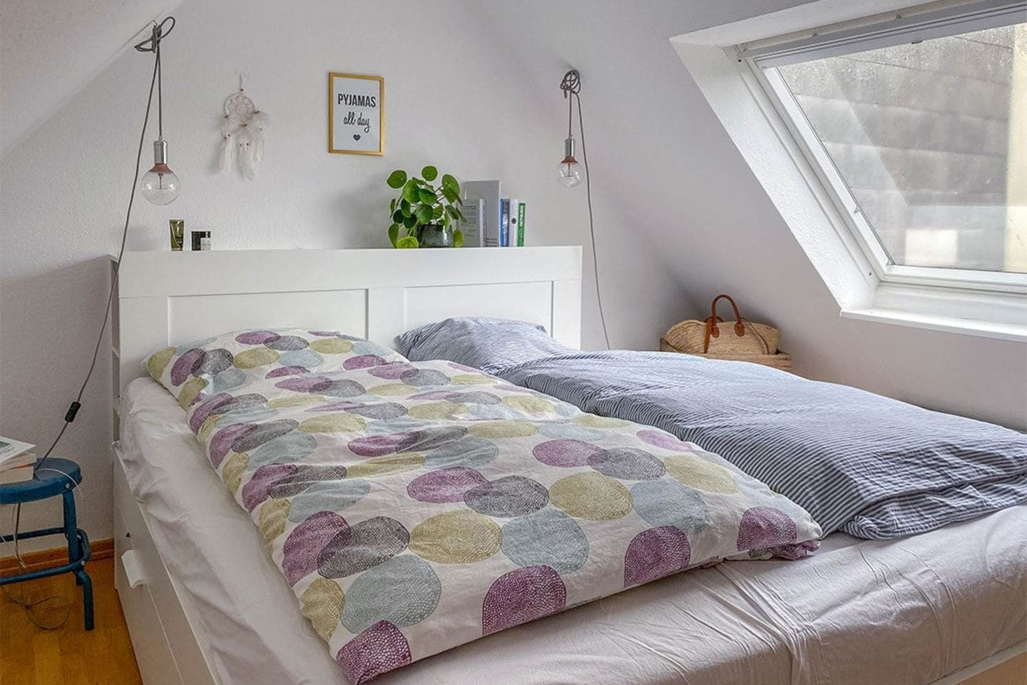 Schlafzimmer Mit Dachschräge Gestalten – Stilvolle Ideen - [Living throughout Schlafzimmer Ideen Schräge